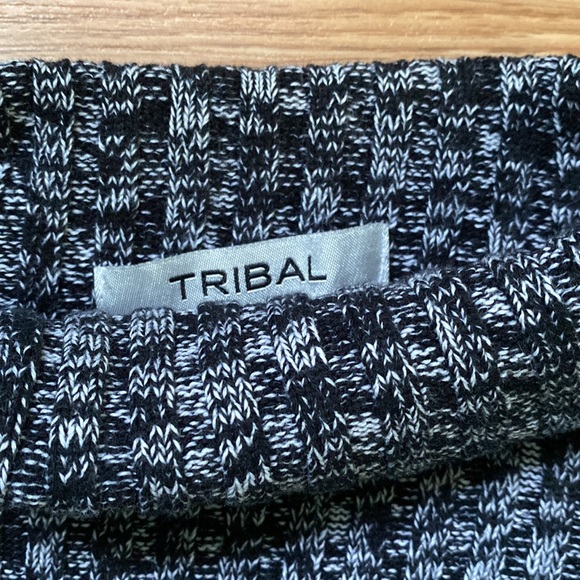 🌷3 / $25 Ladies Marled black and white turtleneck. - Picture 2 of 2